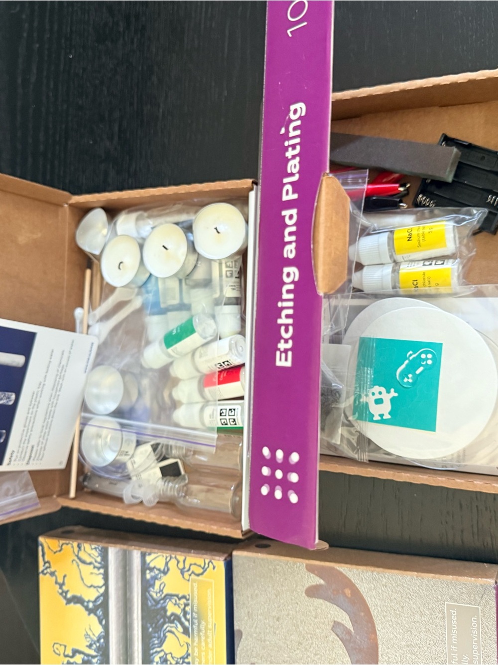 Chemistry STEM Experiment Kit - Assorted Color Boxes - Picture 3 of 4